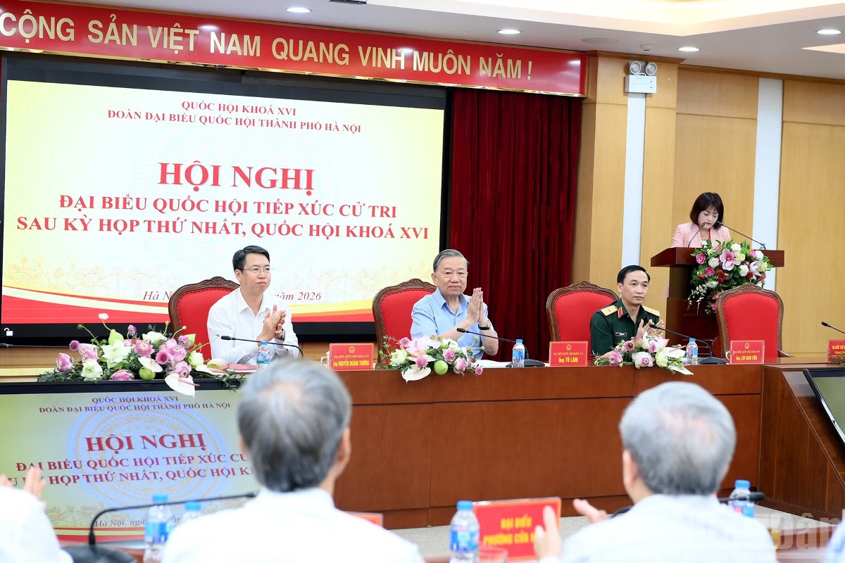 Tổng Bí thư, Chủ tịch nước Tô Lâm và các đại biểu Quốc hội tiếp xúc cử tri các phường thuộc đơn vị bầu cử số 1, thành phố Hà Nội, sau Kỳ họp thứ nhất, Quốc hội khóa XVI﻿. Ảnh: Nhân Dân
