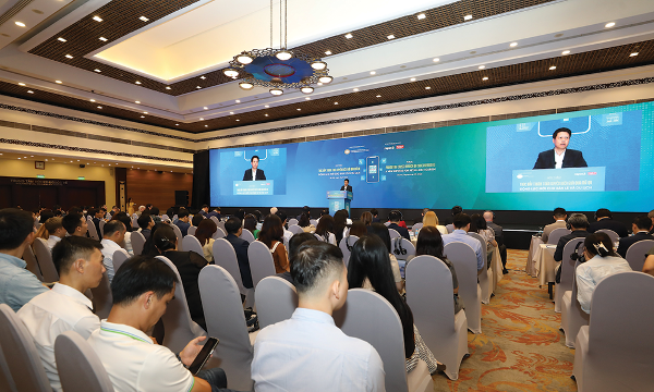 Thanh toán QR xuyên biên giới: Một hạ tầng mới hỗ trợ sức mua