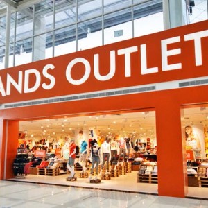 Đến năm 2030, Việt Nam phấn đấu hình thành ít nhất 1 mô hình outlet. Ảnh minh hoạ.