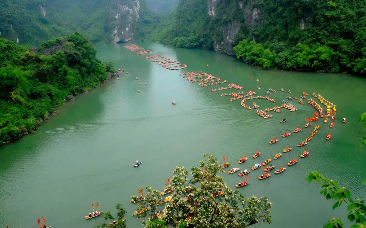 Lũy kế 9 tháng năm 2026, toàn tỉnh Ninh Bình đón trên 20,958 triệu lượt khách. Ảnh: Trung tâm Xúc tiến Du lịch Ninh Bình