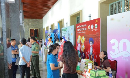 Trong cạnh tranh, thực lực và sự sáng tạo của mỗi doanh nghiệp mới quyết định kết quả. Ảnh: Minh Huy.