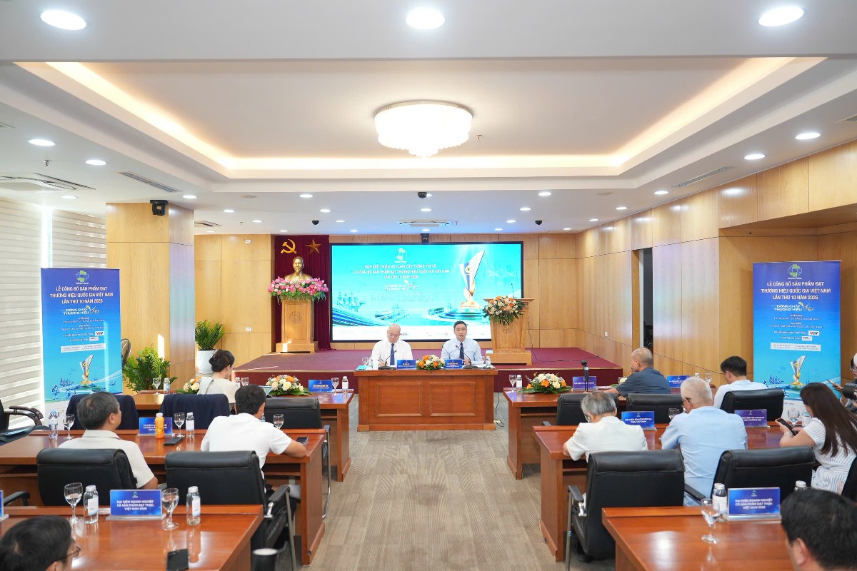 Ban tổ chức cung cấp thông tin về Lễ Công bố sản phẩm đạt Thương hiệu quốc gia Việt Nam lần thứ 10 năm 2026. Ảnh: MOIT.