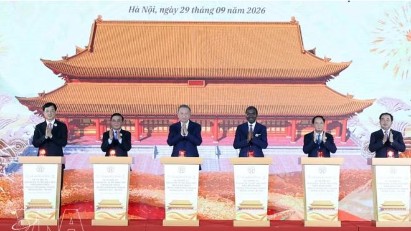 Top leader attends groundbreaking ceremony for Kinh Thien Palace restoration project
