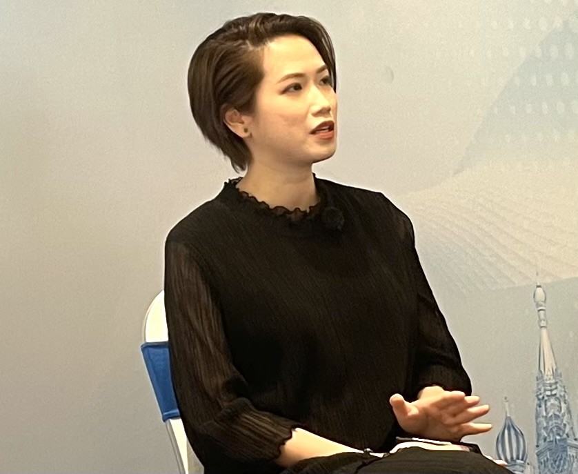 Bà Thư Nguyễn, Giám đốc Phát triển Kinh doanh Yandex Ads tại Việt Nam, trả lời phỏng vấn của VnEconomy. Ảnh Ngô Anh Văn