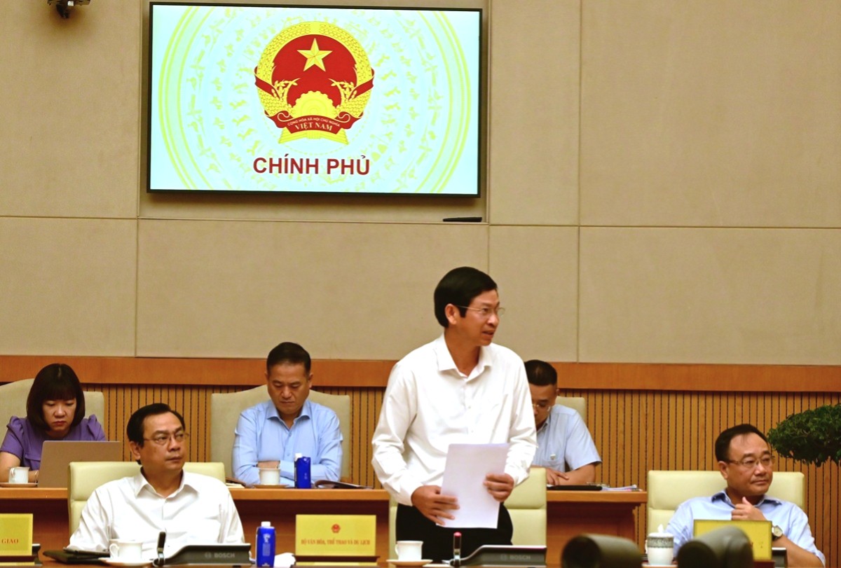 Thứ trưởng Bộ Văn hóa, Thể thao và Du lịch Hồ An Phong, Ủy viên Thường trực Ban Chỉ đạo, báo cáo về tình hình hoạt động du lịch. Ảnh: Cục Du lịch Quốc gia Việt Nam