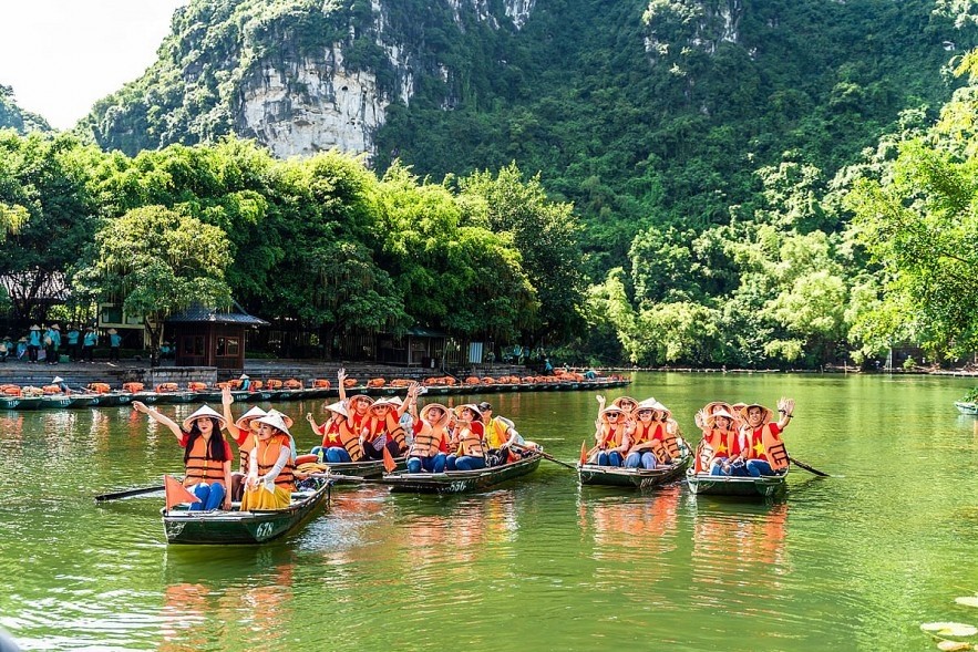 Hiệu quả kinh tế về du lịch của tỉnh Ninh Bình tăng khá mạnh những năm gần đây. Ảnh: T.L