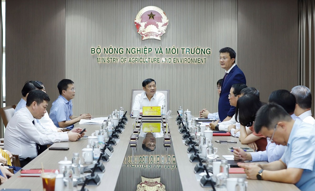 Tân Cục trưởng Cục Biến đổi khí hậu Nguyễn Tuấn Quang thay mặt các nhân sự được bổ nhiệm phát biểu.