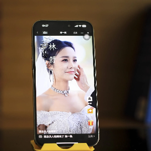 Đế chế phim ngắn Hongguo của Trung Quốc đang tích hợp cả livestream bán hàng trong ứng dụng. Ảnh: Getty Images