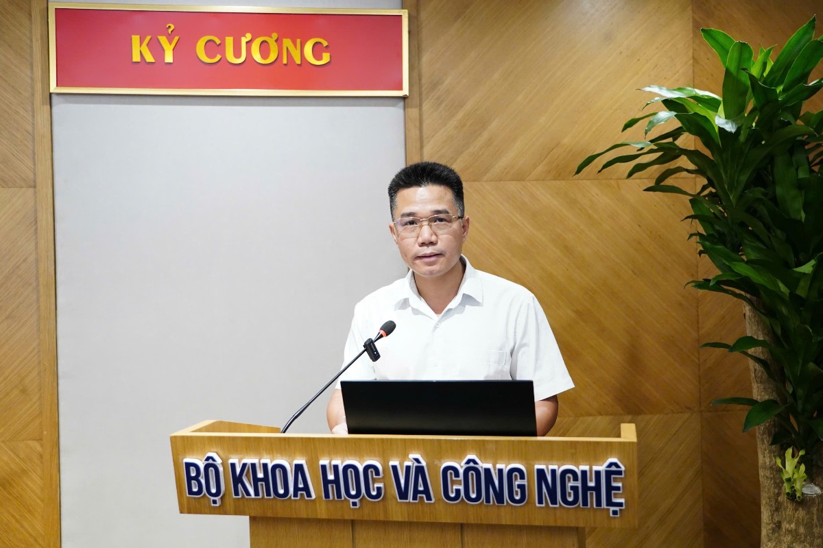 Ông Lê Văn Chung, đại diện Vụ Bưu chính. Ảnh: MST.