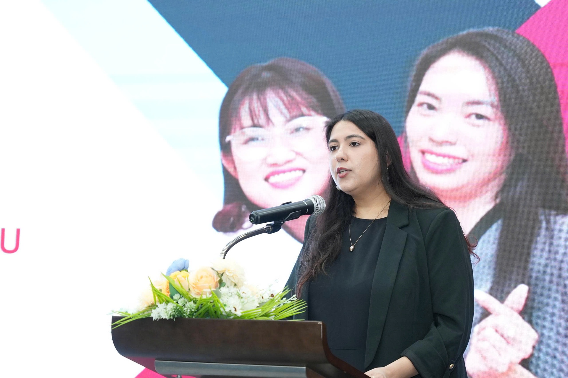Theo bà Kritee Sharma, thực tế hoạt động xuất khẩu có thể rất phức tạp. Doanh nghiệp cần nắm bắt những thay đổi về thuế quan, các quy định và yêu cầu tuân thủ.&nbsp;