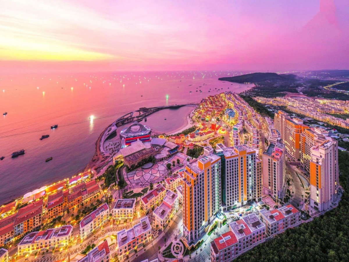 Thị trấn Hoàng Hôn được mô tả như một “khu tổ chức sự kiện ngoài trời”. Ảnh: John's Tour Phú Quốc