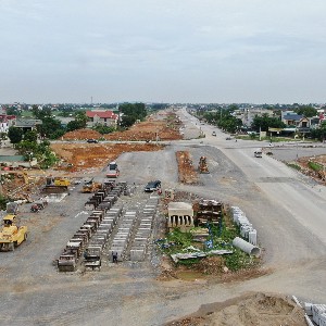 Công trường thi công dự án Đại lộ Nam sông Mã giai đoạn 2. Ảnh: Nguyễn Thuấn