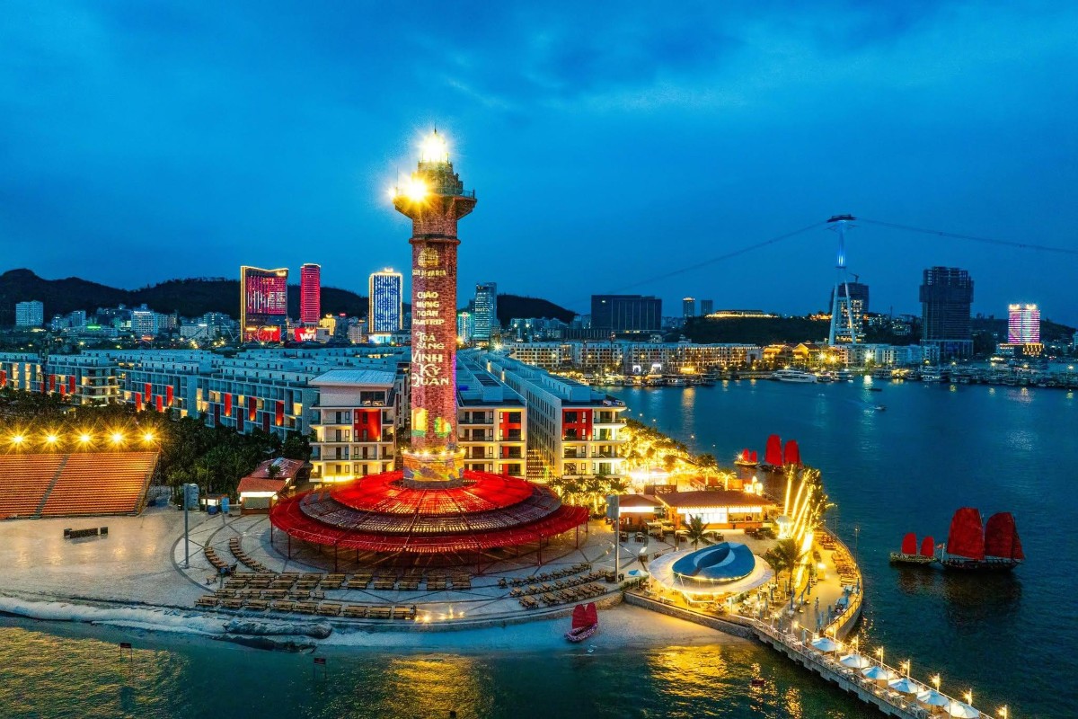 Bài toán đặt ra là chất lượng phục vụ và sản phẩm du lịch phải theo kịp tốc độ tăng trưởng. Ảnh: Vui-Fest Ha Long