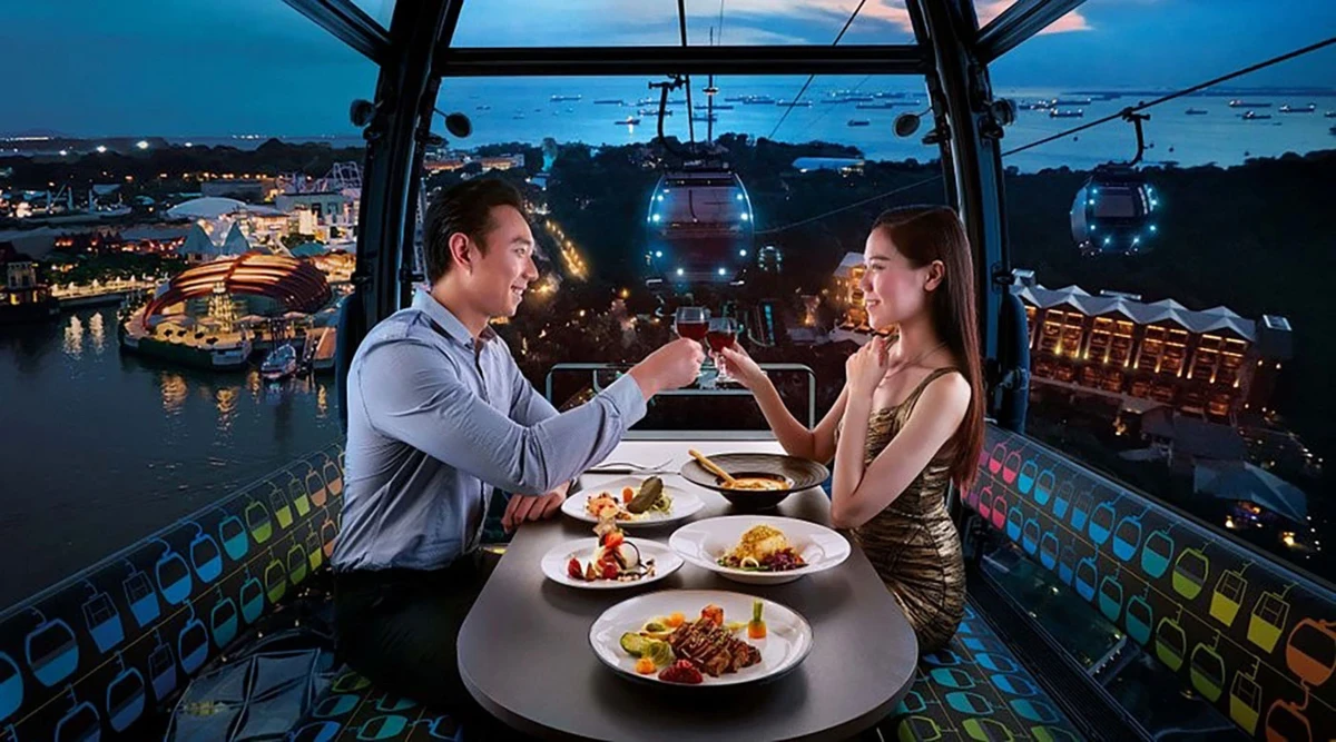 Bữa ăn khép lại bằng nonya kueh - loại bánh ngọt truyền thống và thức uống từ dừa, tạo nên một trải nghiệm trọn vẹn cả về vị giác lẫn cảm xúc. Ảnh: Tripadvisor