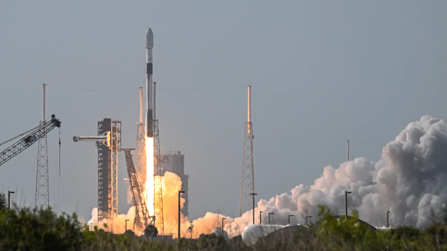 Một tên lửa Falcon 9 của SpaceX. Ảnh: CNBC
