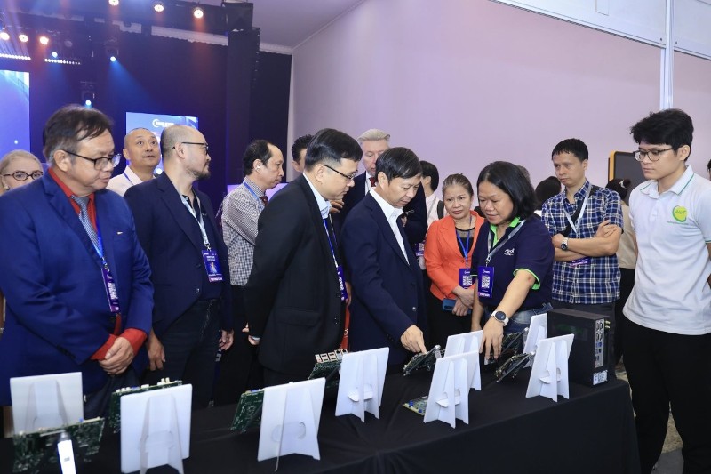 Vietnamese tech firms urged to shift from tech adoption to mastery at iTech Expo 2026