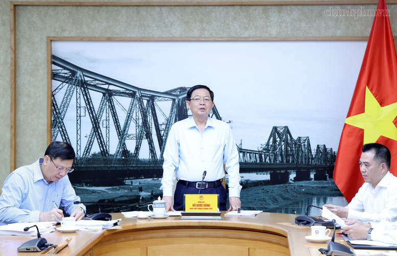 Phó Thủ tướng Hồ Quốc Dũng đề nghị Bộ Nông nghiệp và Môi trường tiếp tục lấy ý kiến thành viên, rà soát, hoàn thiện về nội dung các dự án luật bảo đảm chặt chẽ trước khi trình Ủy ban Thường vụ Quốc hội và Quốc hội. Ảnh: Gia Huy