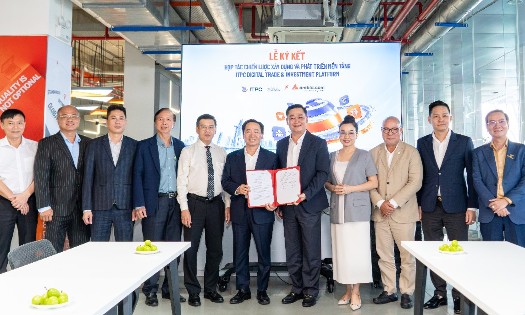 The strategic partnership signing ceremony between ITPC and Arobid Technology. (Photo: The Organizing Committee)