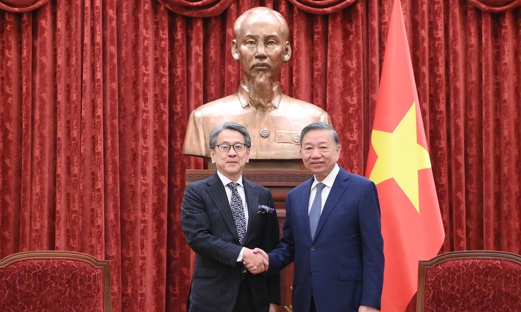 Tổng Bí thư, Chủ tịch nước Tô Lâm và ông Maeda Tadashi, Chủ tịch Hội đồng quản trị Ngân hàng Hợp tác Quốc tế Nhật Bản (JBIC). Ảnh: Đăng Khoa/Nhân Dân