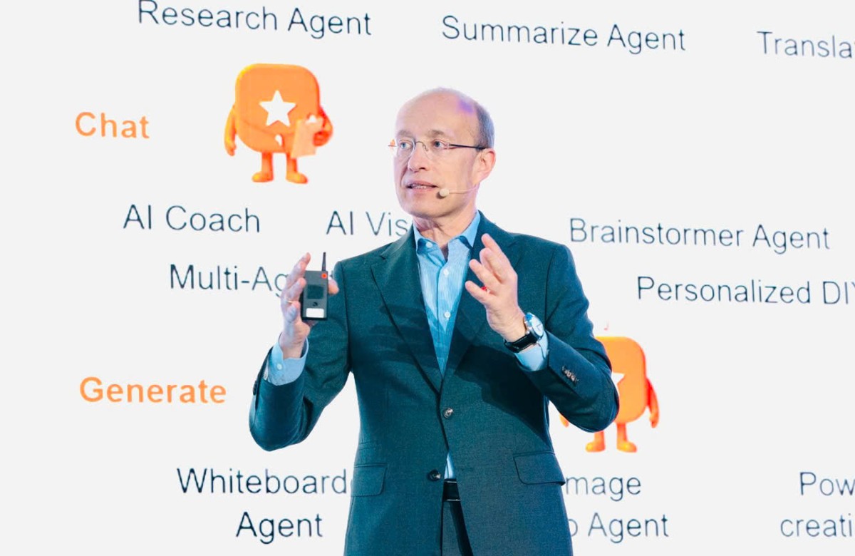 Ông Jens Lottner, Tổng giám đốc Techcombank, chia sẻ tại sự kiện AWS Cloud and AI Day Hà Nội 2026.