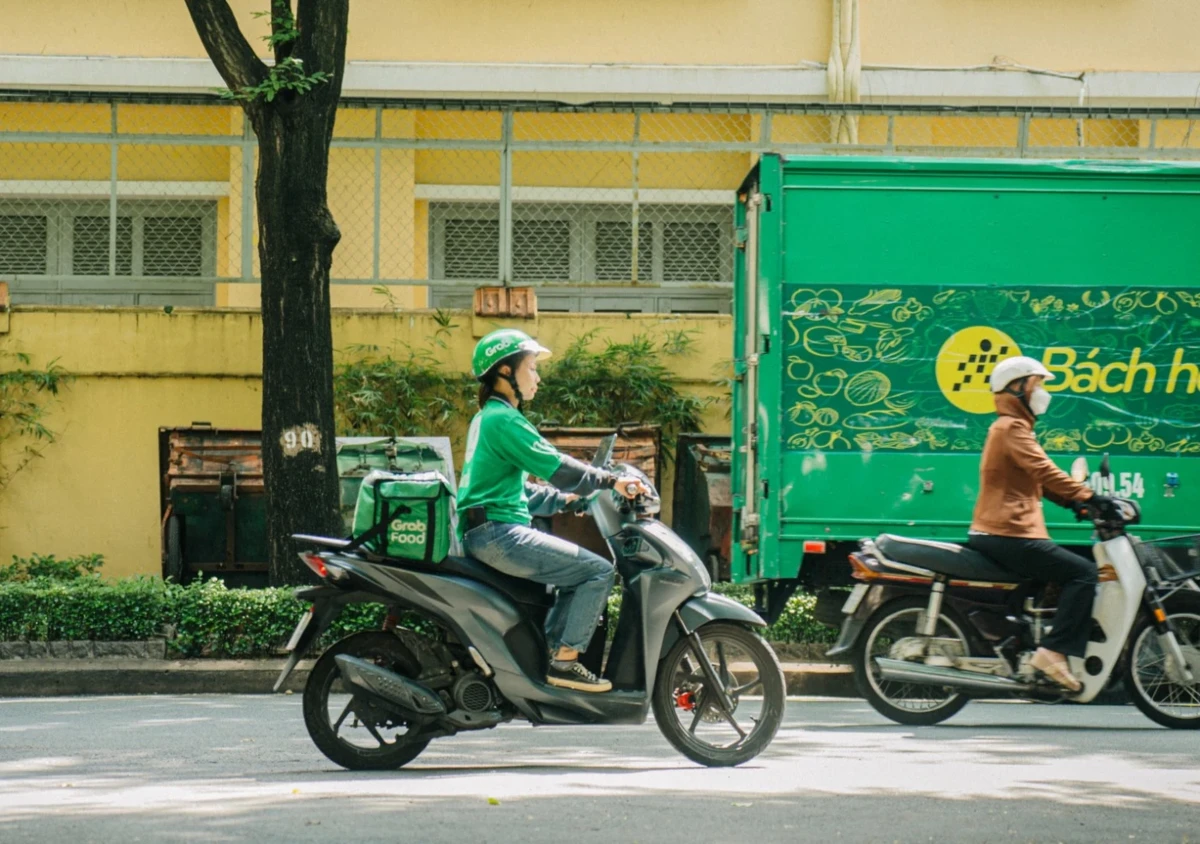 Qua coLoan, các nữ tài xế công nghệ dễ dàng tiếp cận tín dụng để chuyển đổi xe xăng sang xe điện - Ảnh: thanhnien.vn.