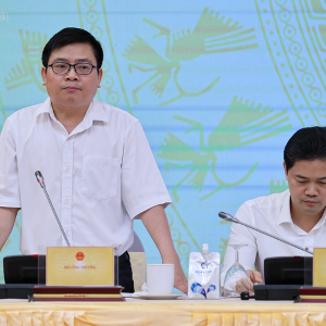 Thứ trưởng Bộ Công Thương Trương Thanh Hoài trả lời báo chí về phát triển năng lượng mặt trời - Ảnh: chinhpphu.vn/Nhật Bắc