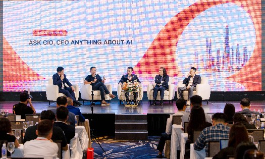 Phiên thảo luận “Ask CIO, CEO Anything About AI”, trong khuôn khổ CIO Summit 2026 tại TP. Hồ Chí Minh ngày 1/10. Ảnh: CIO Việt Nam