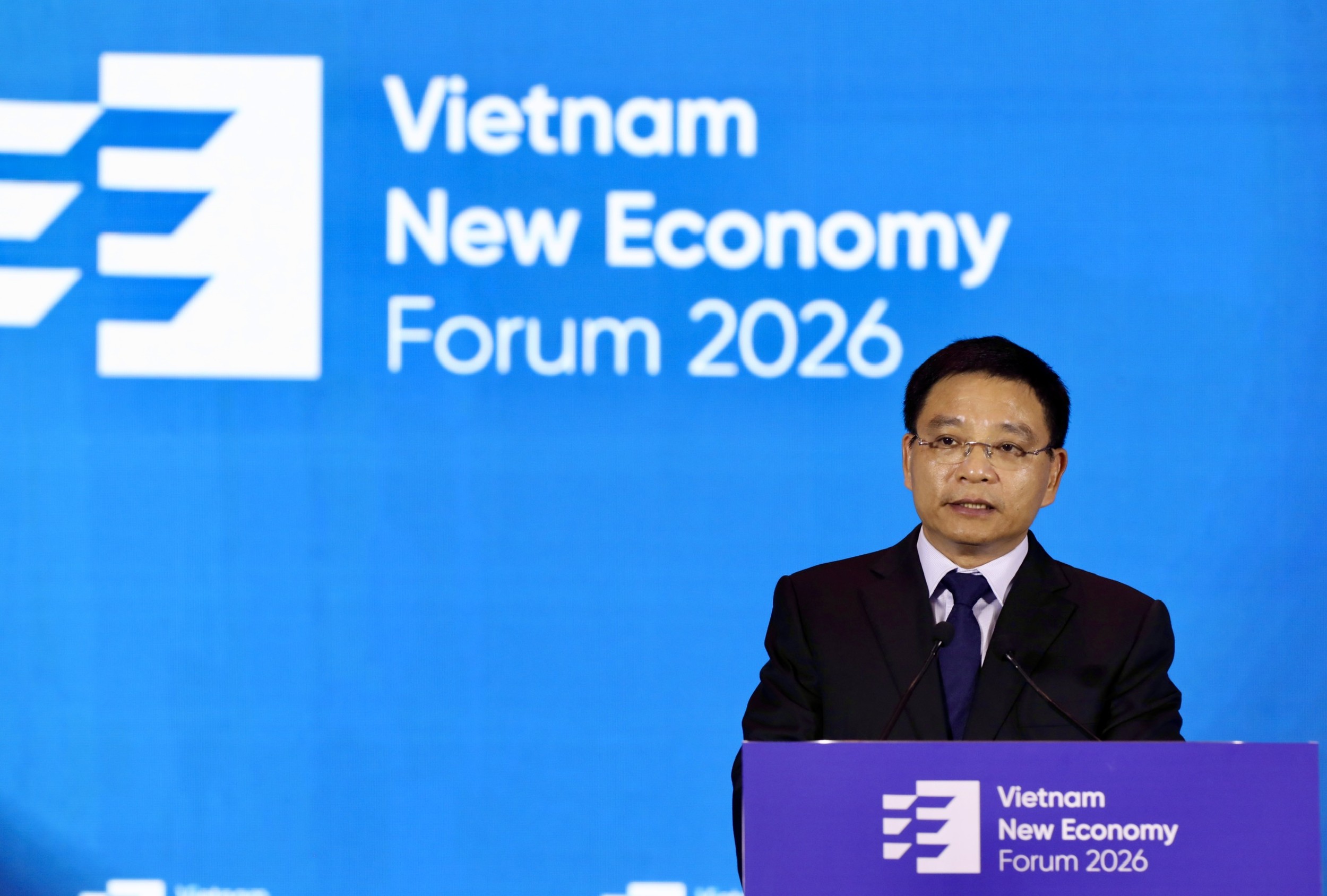 Theo Phó Thủ tướng Chính phủ Nguyễn Văn Thắng, chủ đề năm nay của diễn đàn có ý nghĩa hết sức thiết thực, đặt đúng vào yêu cầu then chốt hiện nay: không chỉ cần chính sách đúng, chính sách đột phá mà quan trọng hơn là phải chuyển hóa nhanh, hiệu quả chính sách thành kết quả phát triển cụ thể. Ảnh: Việt Dũng/VnEconomy