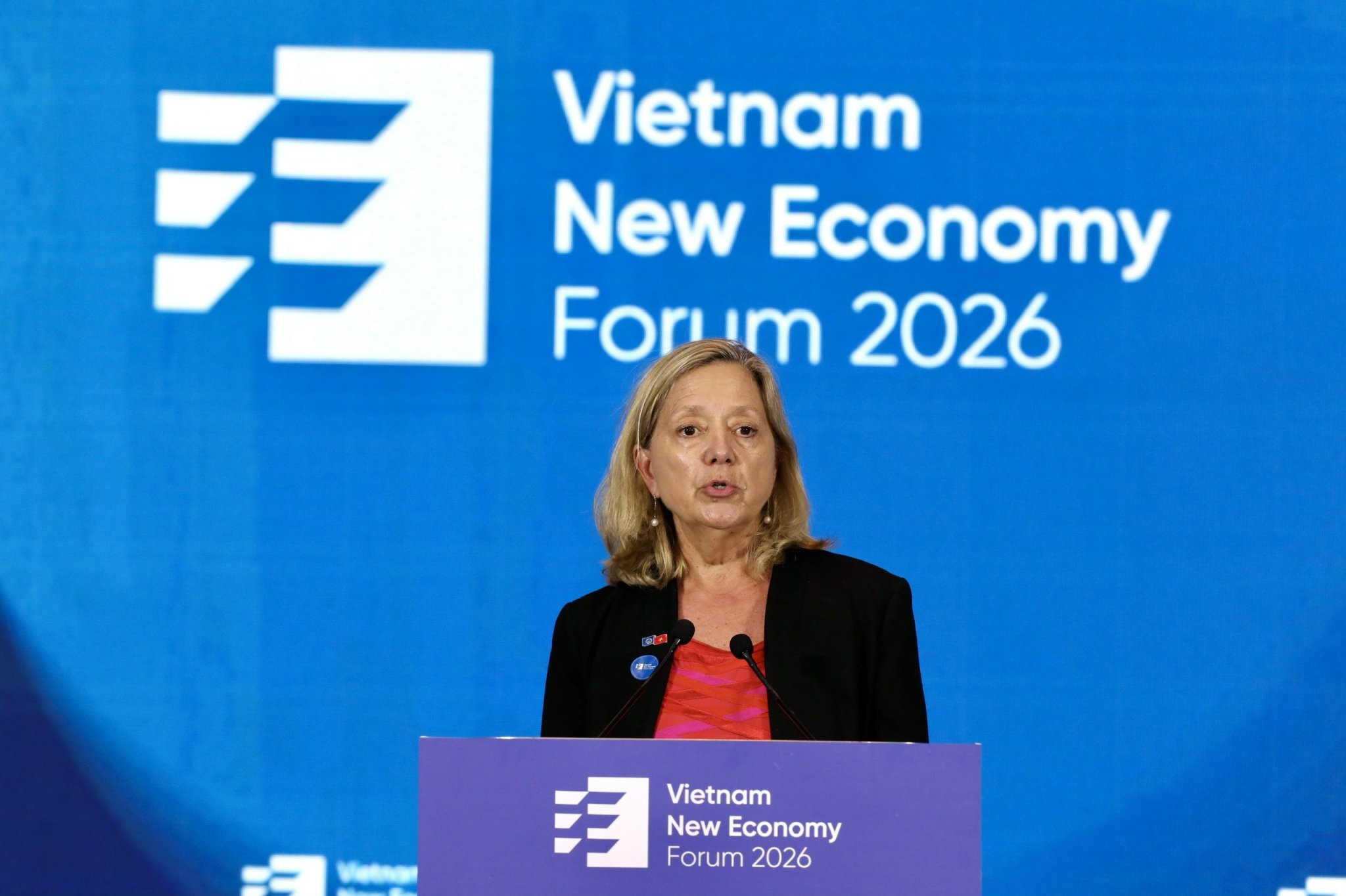 Trong khi đó, bà Mariam J.Sherman, Giám đốc Ngân hàng Thế giới (WB) tại Việt Nam, Campuchia và Lào nhận định bước đột phá tiếp theo của Việt Nam không chỉ phụ thuộc vào quy mô đầu tư, quan trọng hơn là năng lực triển khai cải cách hiệu quả và biến những thay đổi đó thành đời sống tốt hơn cho người dân. Ảnh: Việt Dũng/ VnEconomy.