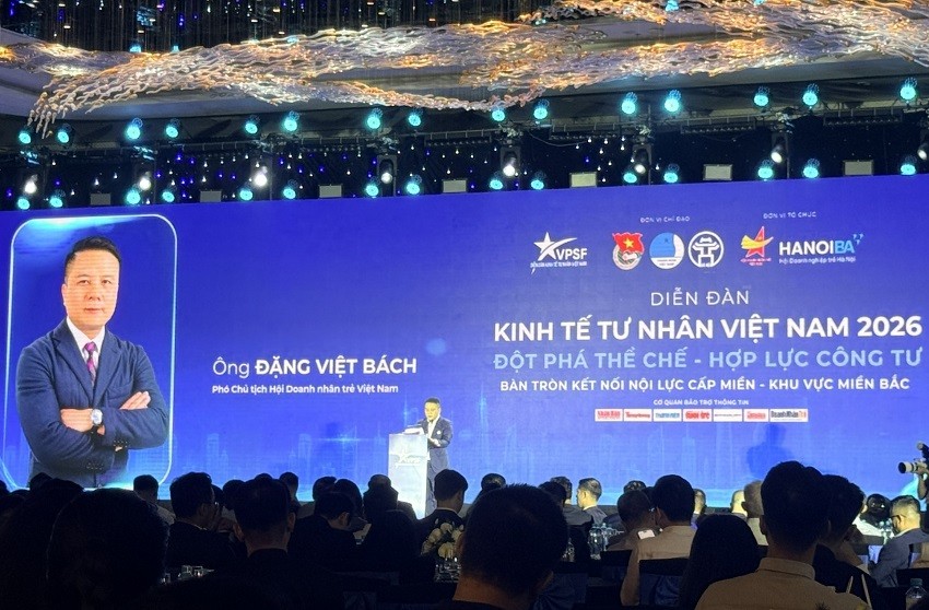 Ông Đặng Việt Bách, Phó Chủ tịch Hội Doanh nhân trẻ Việt Nam, phát biểu khai mạc Diễn đàn.