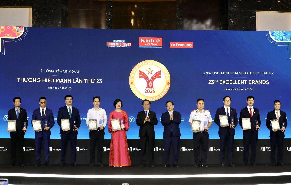 Vinh danh các Thương hiệu doanh nghiệp dẫn đầu Khu vực Kinh tế Nhà nước. Ảnh: Tri Phong