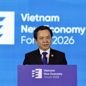 GS-TS Hoàng Văn Cường, Phó Chủ tịch Hội Khoa học Kinh tế Việt Nam, phát biểu khai mạc Diễn đàn Kinh tế mới thường niên 2026. Ảnh: Việt Dũng
