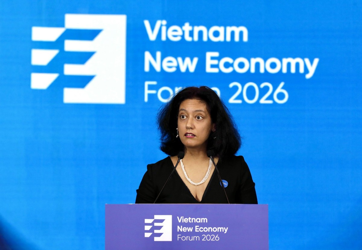 Ms. Temina Khan, Lead Economist for Vietnam, Cambodia and Laos at the World Bank, addresses the VNEF 2026 on October 3.&nbsp; (Photo: Viet Dung/VnEconomy)
