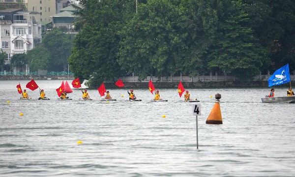 Tưng bừng Giải bơi chải thuyền rồng Hà Nội mở rộng 2026