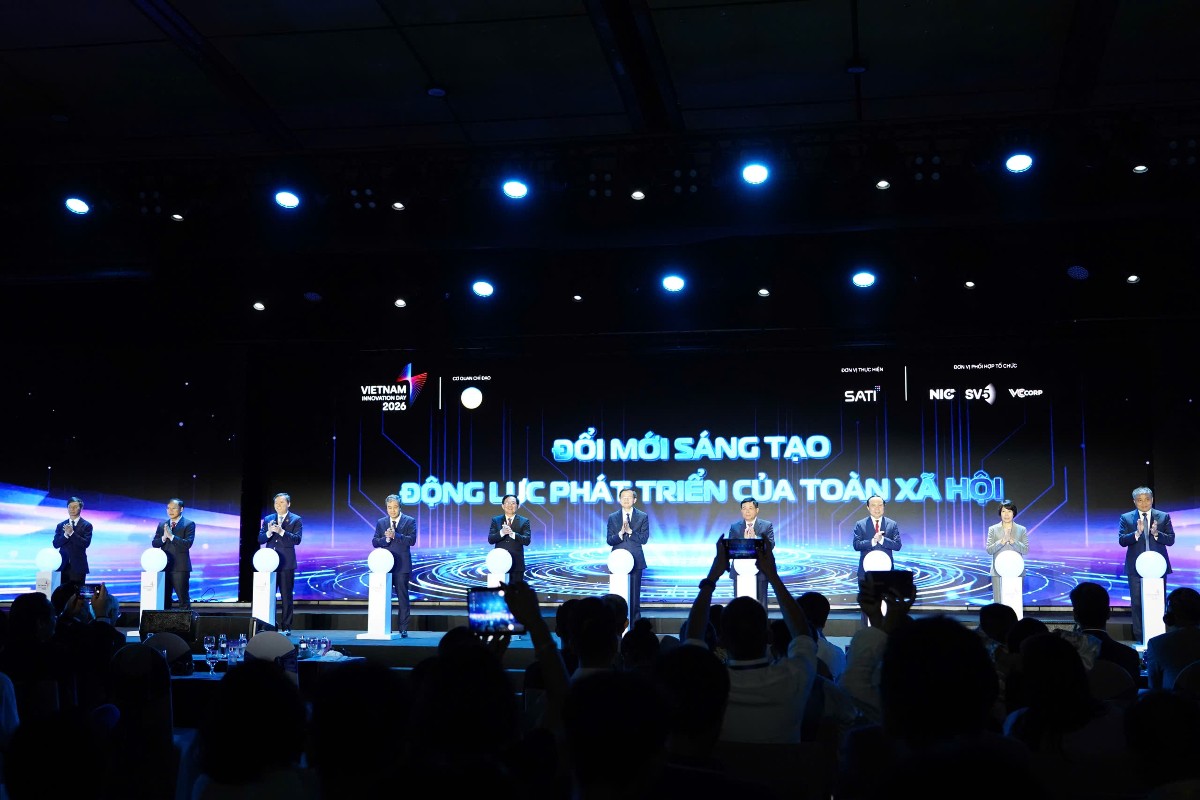 Các đại biểu thực hiện nghi thức phát động Ngày hội Đổi mới sáng tạo quốc gia năm 2026. Ảnh: MST.