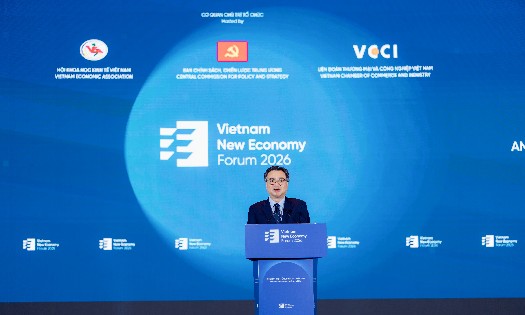 TS. Nguyễn Thanh Nghị, Ủy viên Bộ Chính trị, Bí thư Trung ương Đảng, Trưởng Ban Chính sách, chiến lược Trung ương, phát biểu khai mạc và đề dẫn tại Diễn đàn VNEF 2026. Ảnh: VnEconomy