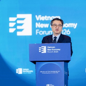 TS. Nguyễn Thanh Nghị, Ủy viên Bộ Chính trị, Bí thư Trung ương Đảng, Trưởng Ban Chính sách, chiến lược Trung ương, phát biểu khai mạc và đề dẫn tại Diễn đàn VNEF 2026. Ảnh: VnEconomy