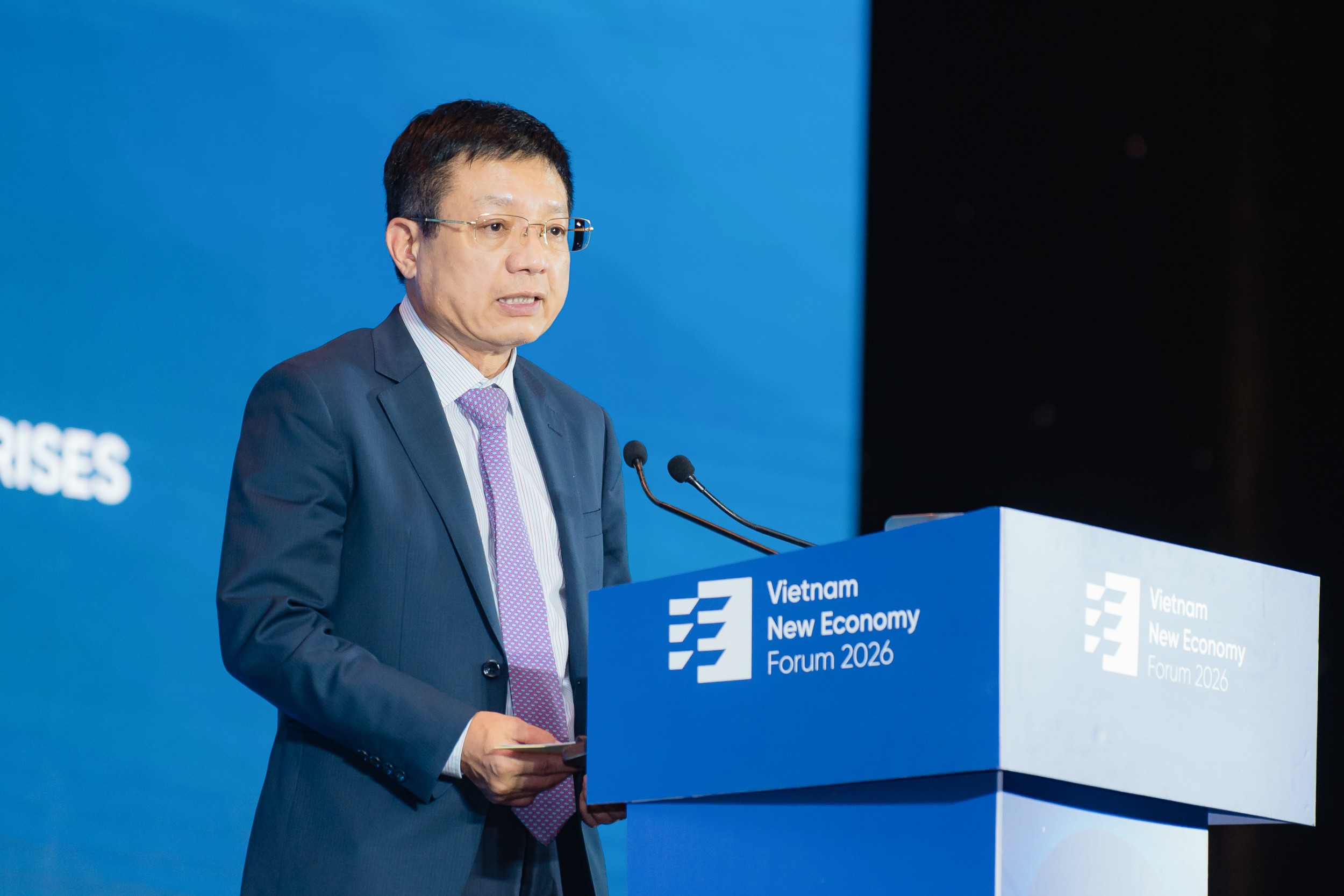 Phát biểu tại diễn đàn, PGS.TS. Hồ Sỹ Hùng, Chủ tịch Liên đoàn Thương mại và Công nghiệp Việt Nam (VCCI), cho rằng năng lực thực thi tại cấp địa phương hiện đóng vai trò quyết định trong việc biến cơ hội chính sách thành động lực tăng trưởng bền vững cho cộng đồng doanh nghiệp. Ảnh: Việt Dũng/VnEconomy.