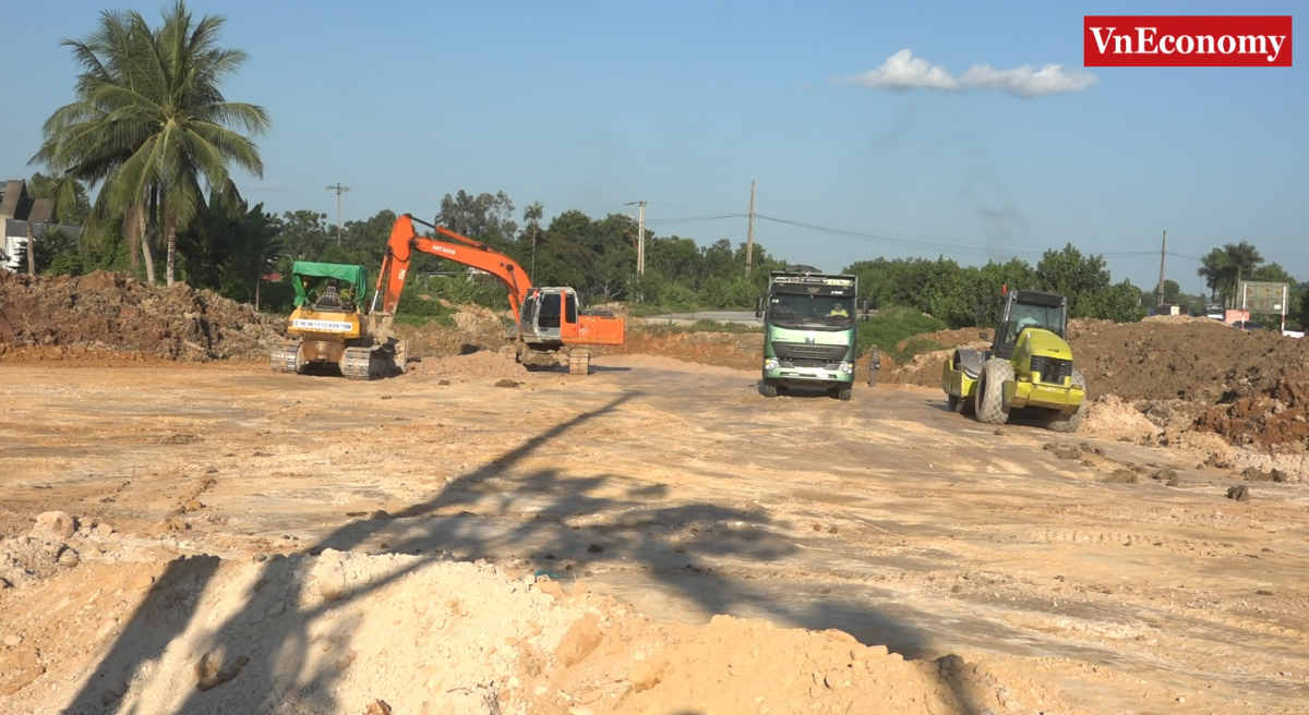 Doanh nghiệp xây dựng tại Thanh Hóa chịu sức ép lớn khi chi phí đầu vào liên tục biến động. Ảnh: Nguyễn Thuấn.