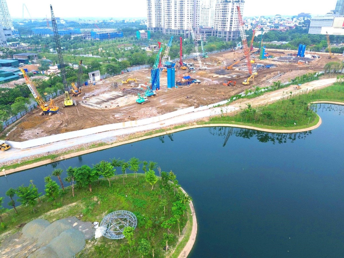 Dự án đang xúc tiến thi công cọc đại trà, các hạng mục tường vây và phần ngầm cũng đang được triển khai đồng bộ (Ảnh: NobleX West Lake Ha Noi).