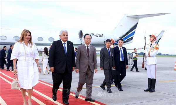 Tổng thống Cộng hòa Panama José Raúl Mulino và Phu nhân bắt đầu thăm chính thức Việt Nam