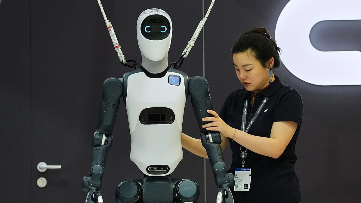 Trung Quốc hiện đang dẫn đầu rõ rệt về số lượng robot hình người được giao tới khách hàng và đã vượt qua Mỹ. Ảnh: The Associated Press