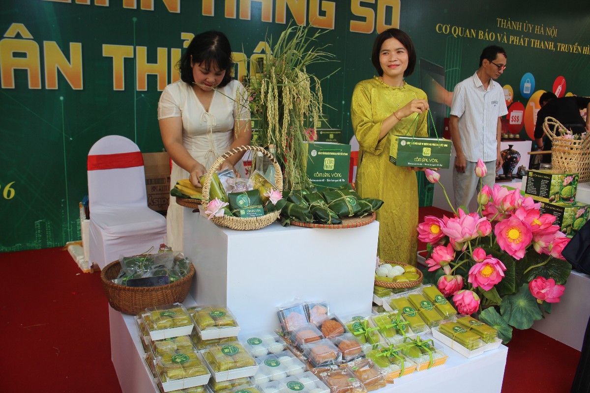 Gian hàng tại sự kiện. Ảnh: Chu Khôi.