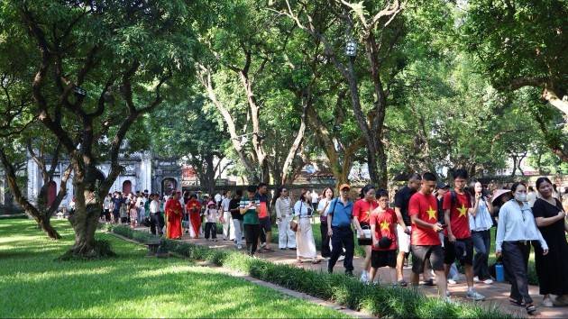 Hanoi welcomes 27.5 million visitors in nine months