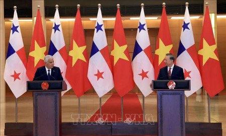 Việt Nam - Panama thúc đẩy kết nối Đông Á - Mỹ Latinh và ký 9 văn kiện hợp tác