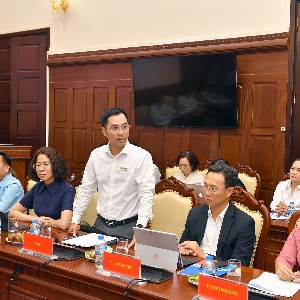 Ông Trần Trung Dũng, Chủ tịch Hội đồng thành viên VAMC, thông tin về định hướng đổi mới hoạt động xử lý nợ xấu và phát triển thị trường mua bán nợ (Ảnh: PL).