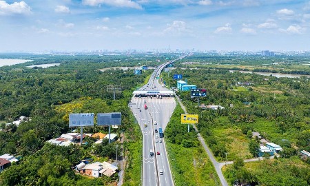 Dự án mở rộng cao tốc TP. Hồ Chí Minh - Long Thành thiếu hụt nguồn cung nhựa đường