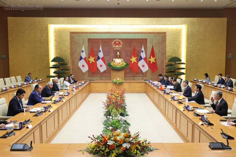 Hai nhà Lãnh đạo cũng nhất trí tiếp tục thúc đẩy đàm phán một số thỏa thuận hợp tác trên các lĩnh vực vận tải hàng không, khuyến khích và bảo hộ đầu tư, hợp tác an ninh- Ảnh: chinhphu.vn/Nhật Bắc