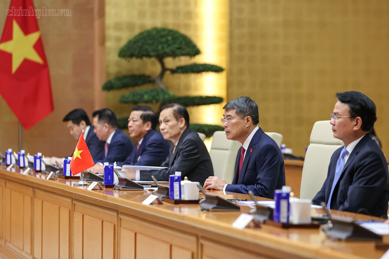 Thủ tướng đề nghị hai bên phối hợp thúc đẩy trao đổi đoàn các cấp, bao gồm cả ngoại giao Nhà nước và ngoại giao Nghị viện, giao lưu nhân dân - Ảnh: chinhphu.vn/Nhật Bắc
