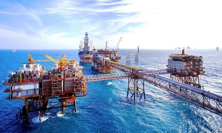 Đề xuất quy định về hoạt động thu giữ và lưu trữ carbon (CCS) gắn với hoạt động dầu khí. Ảnh: Giàn khoan dầu khí của Petrovietnam